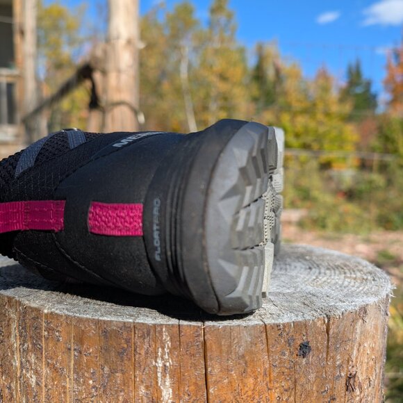 Merrell Women's Siren 4 Mid Gore-Tex Hiking Boots Black and Pink Vibram Sole 9 - Picture 10 of 12